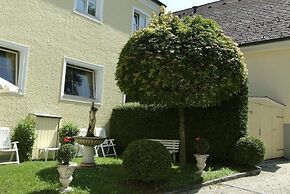 Biedermeier Hof