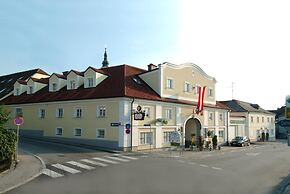 Biedermeier Hof