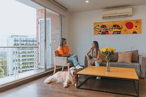 Travelers Orange Suites