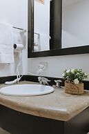 Travelers Orange Suites