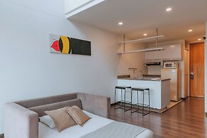Travelers Orange Suites