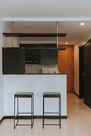 Travelers Orange Suites