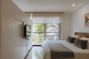 Travelers Orange Suites