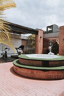 Travelers Orange Suites