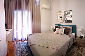 Royal Deluxe Apt Must