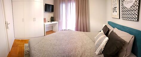 Royal Deluxe Apt Must