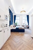 Main Square Apartments
