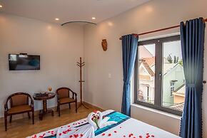 Minh An Riverside Villa