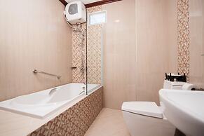 Manorom Chateau Hotel