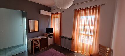 Rooms Lara