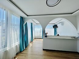 Apex Hotel