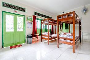 Bahagia Sederhana Home Stay - Hostel