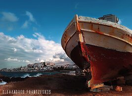 Glaros Petit Hotel