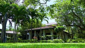 Amaluna Resorts