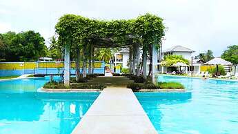 Amaluna Resorts