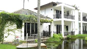Amaluna Resorts