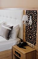 Dona Hotel