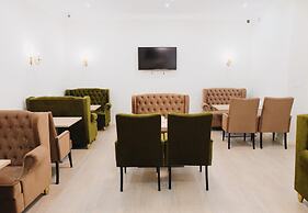 Dona Hotel