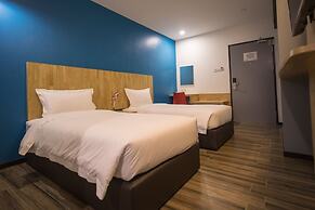 3-Plus Hotel
