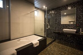 3-Plus Hotel