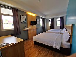 3-Plus Hotel