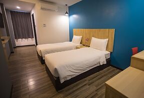 3-Plus Hotel