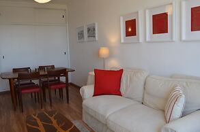 Cozy Apartment in Estoril