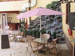 TrippleO's Hotel