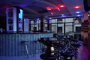TrippleO's Hotel