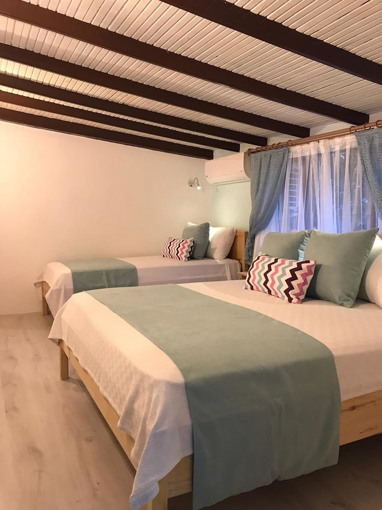 Kara Kedi Beach Bungalow