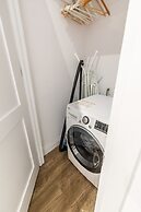 GLOBALSTAY. Dundurn LOFTS. Free parking