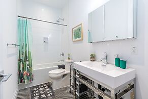GLOBALSTAY. Dundurn LOFTS. Free parking