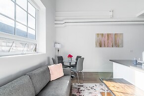 GLOBALSTAY. Dundurn LOFTS. Free parking