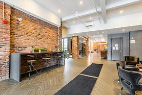 GLOBALSTAY. Dundurn LOFTS. Free parking