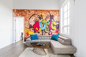 GLOBALSTAY. Dundurn LOFTS. Free parking