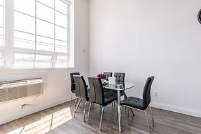 GLOBALSTAY. Dundurn LOFTS. Free parking