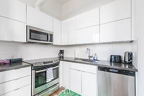 GLOBALSTAY. Dundurn LOFTS. Free parking