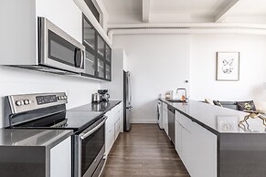 GLOBALSTAY. Dundurn LOFTS. Free parking