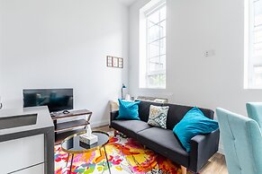 GLOBALSTAY. Dundurn LOFTS. Free parking
