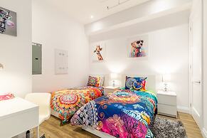 GLOBALSTAY. Dundurn LOFTS. Free parking