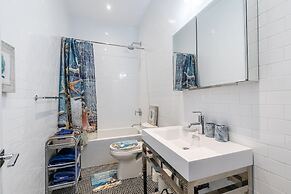 GLOBALSTAY. Dundurn LOFTS. Free parking