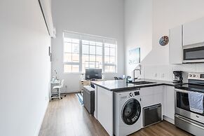 GLOBALSTAY. Dundurn LOFTS. Free parking