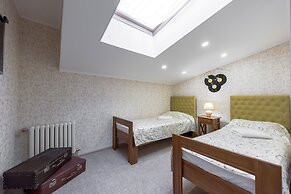 TsaTsa Hotel - Hostel