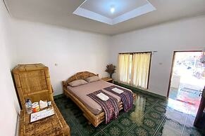Duyung Rooms and Resto