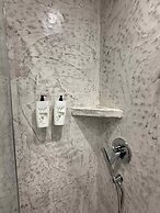 Geo & Art Boutique Hotel