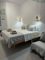 Geo & Art Boutique Hotel