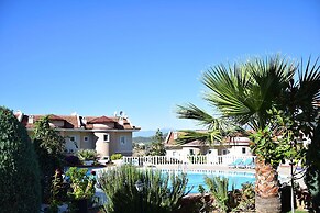 Thera Apartments 8