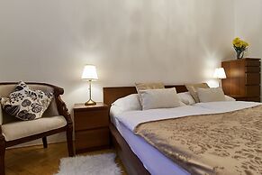 Old Town Square Royal Apartment
