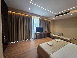 Haris Hotel