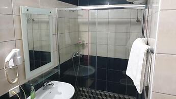 Haris Hotel